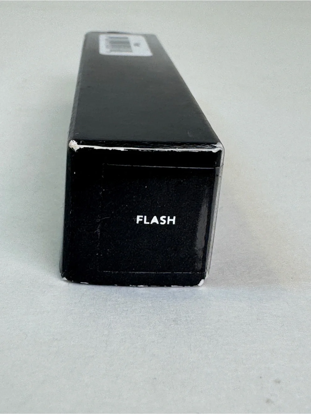 Haus Laboratories glam attack liquid shimmer powder / shade: flash